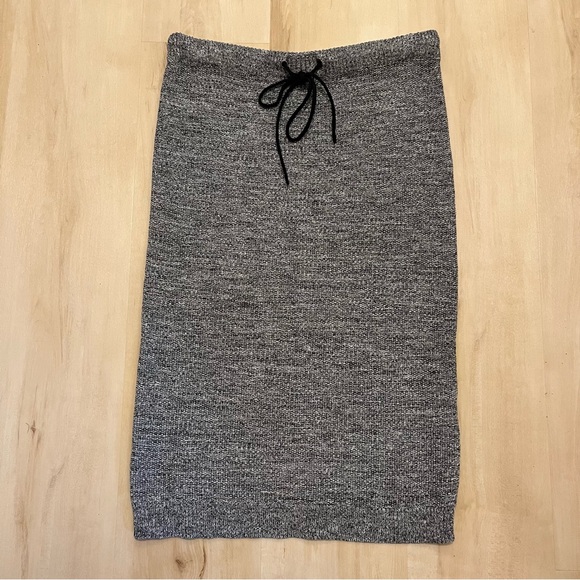 Joe Fresh M knit midi skirt - Picture 2 of 6